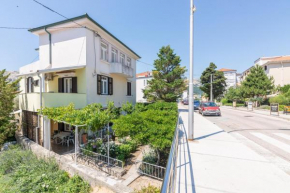 Apartment Luiza with Terrace